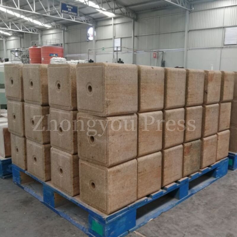 Zhongyou salt block making machine (2).jpg