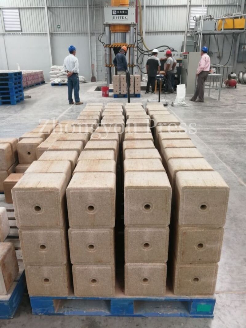 Zhongyou salt block making machine (3).jpg