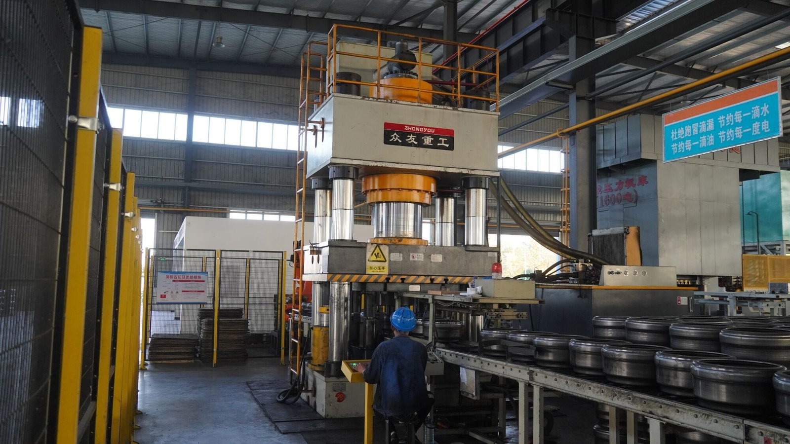 Hydraulic Press for Manufacturing Automotive Wheels（1） (1).JPG